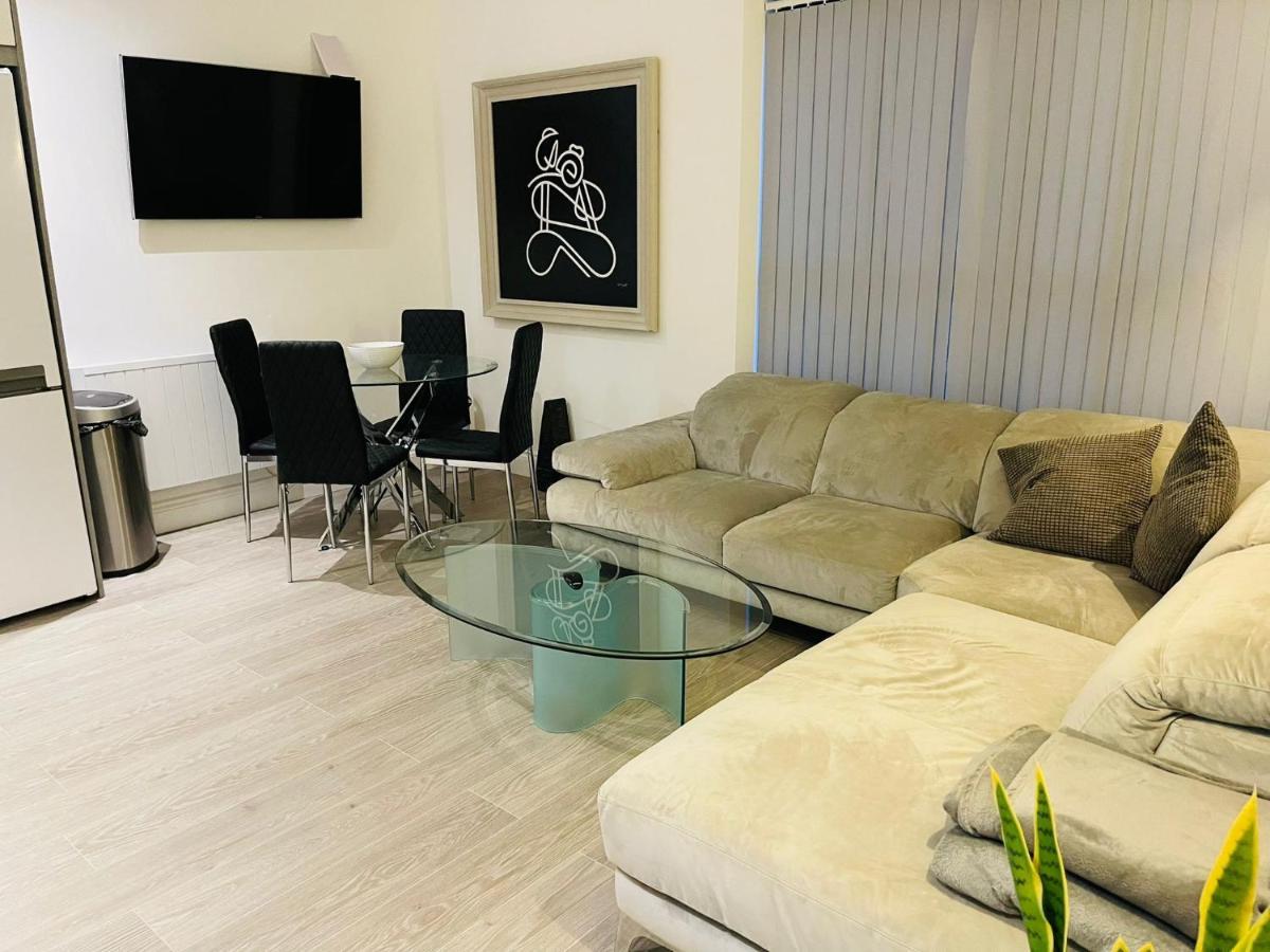 Salt Hill Windsor Legoland Eton Heathrow Luxury 2 Bed 1 Bath Free Parking Apartamento Slough Exterior foto