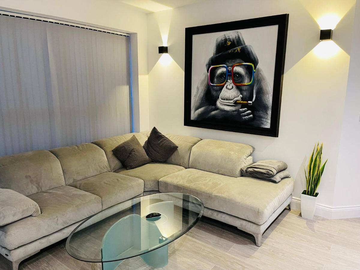 Salt Hill Windsor Legoland Eton Heathrow Luxury 2 Bed 1 Bath Free Parking Apartamento Slough Exterior foto